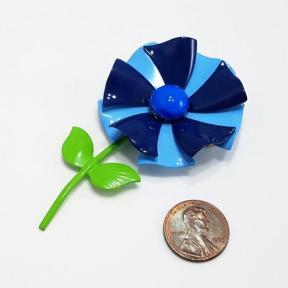 Vintage 1960s Blue Enamel Flower Brooch Green Stem Pinwheel Mod Floral Jewelry - Picture 3 of 8